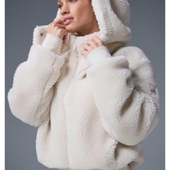 ALO  Sherpa Jacket - Picture 2 of 3